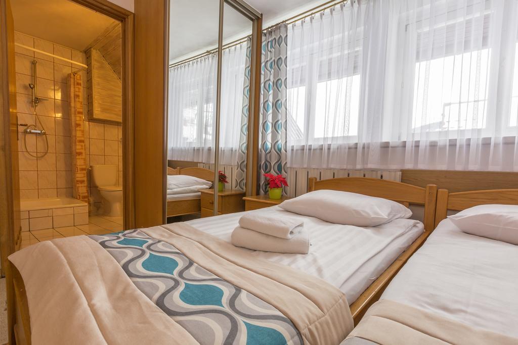 Pensjonat Adria Zakopane Exteriör bild